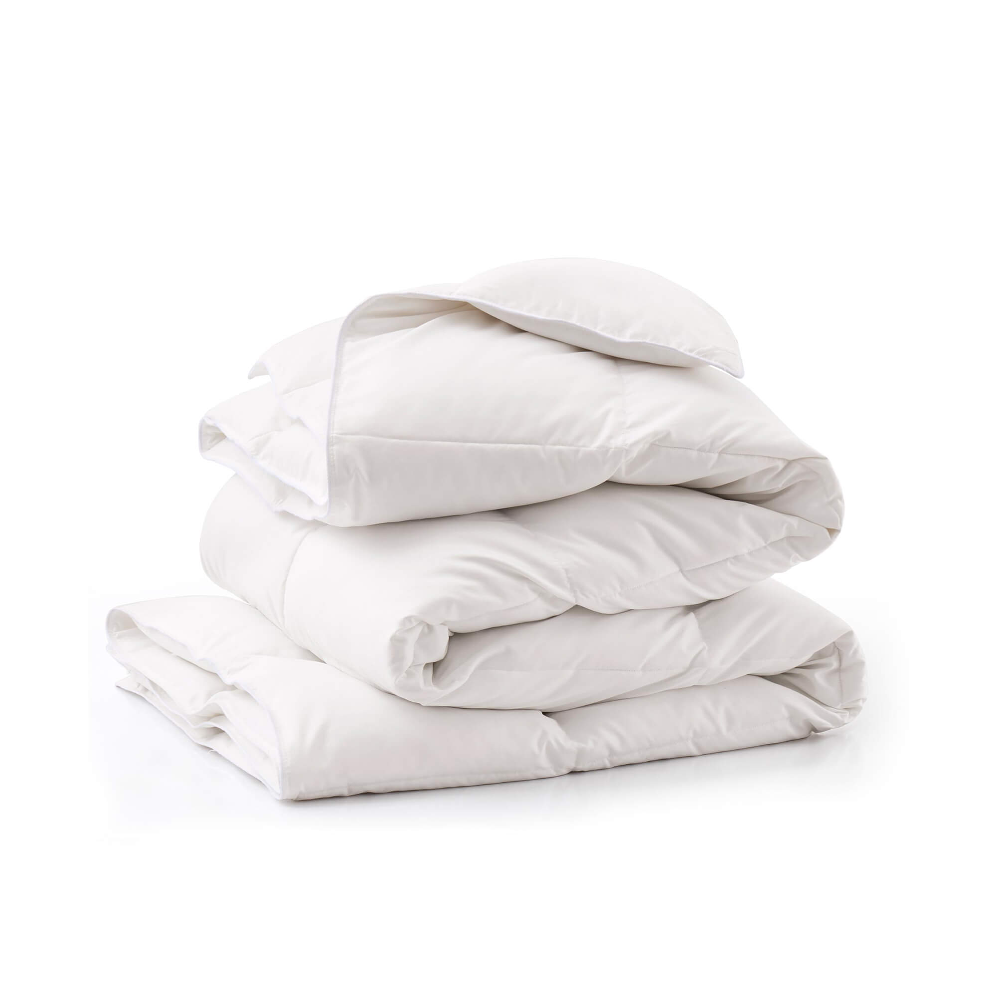 The down feather comforter is covered in solid colors of white. Add an air of elegance and bring perfect levels of warmth to your bedding decor, turning it into a cozy spot with this white color down comforter.
