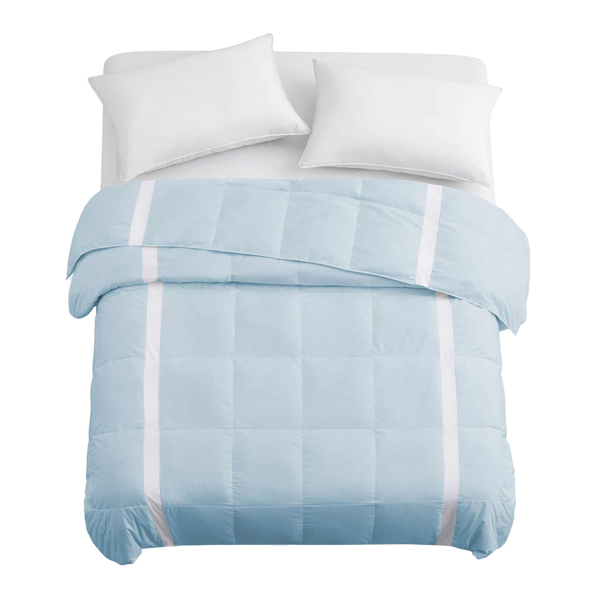 The luxurious comforter with corner tabs is enveloped in the cool tones of Sky Blue. Bring the icy cool freshness of the outdoors to your personal space with this feather down blanket.
