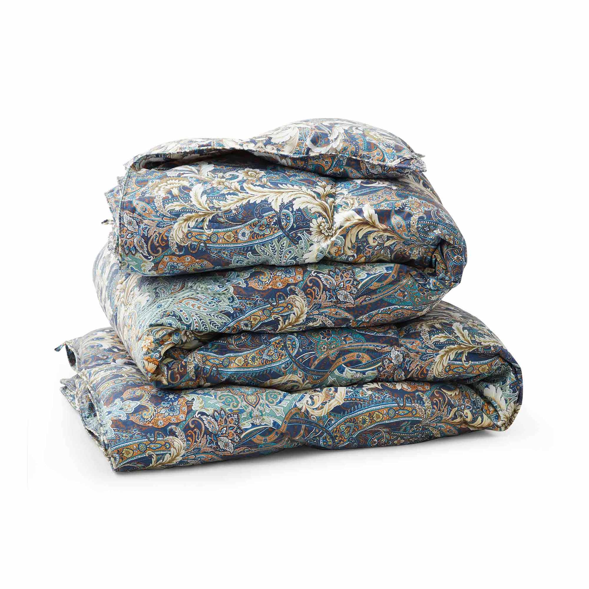 The Paisley pattern, inspired by the Tree of Life, symbolizes good luck and prosperity, while also bringing a subtle elegance to your bedroom.