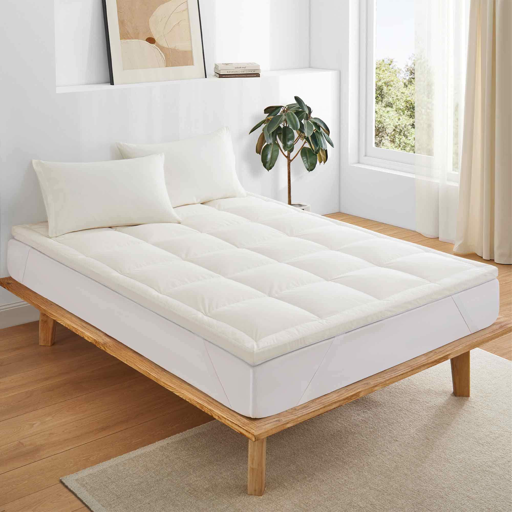 The organic cotton mattress encasement is covered in the serene tones of off-white. Turn your bedroom into a comfortable sleep environment with this washing machine friendly wash cover in off white.