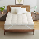 The plush surface of this comfortable mattress topper with goose feathers is colored in pearly hues of off-white. Adding these types of topper with baffle box design to your bedroom is an excellent choice for a healthy sleep environment.