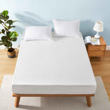 The down alternative mattress pad is enveloped in soothing hues of white. Sprinkle some freshness and plush comfort to your bedding ensemble with this white mattress pad.
