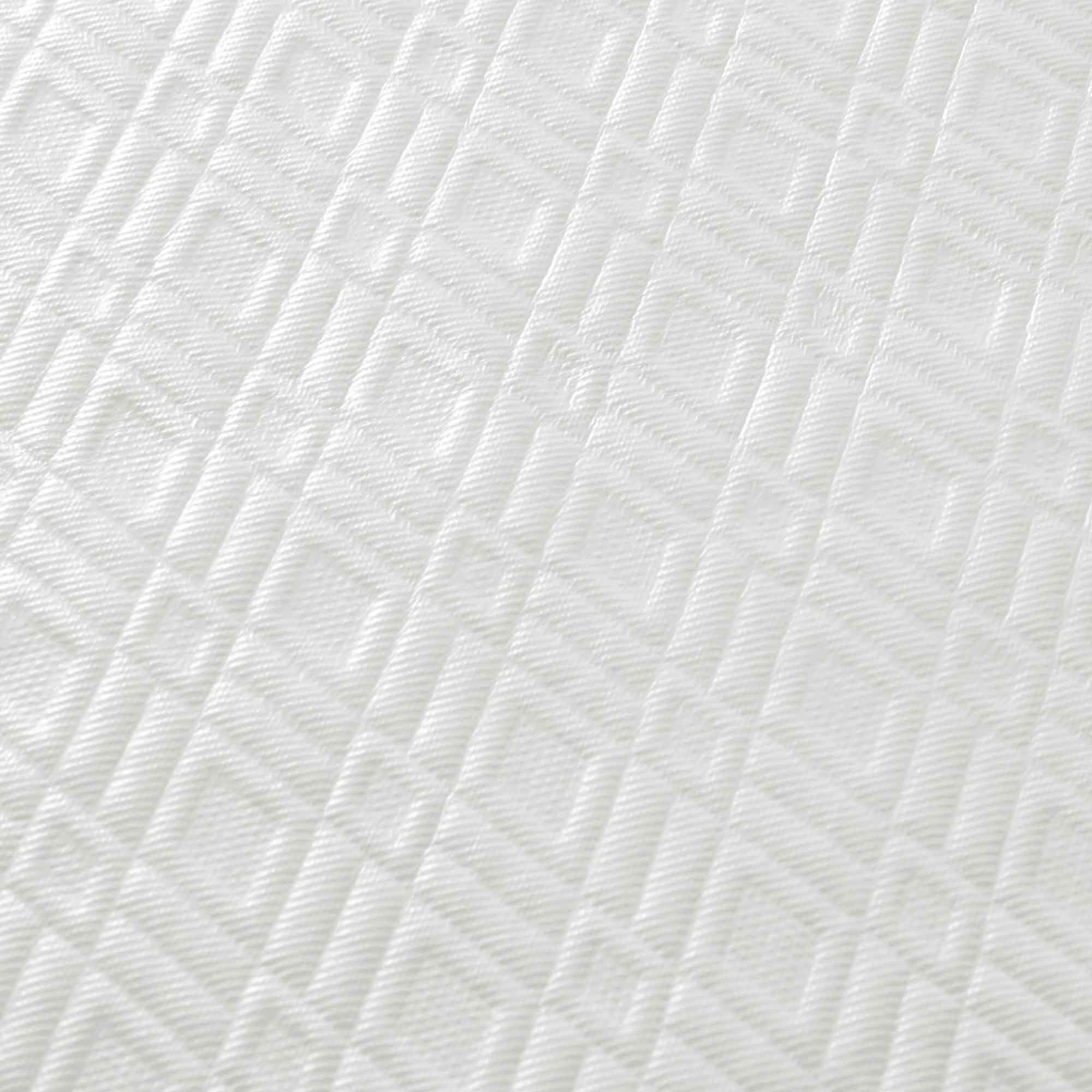 The down alternative mattress pad is enveloped in soothing hues of white. Sprinkle some freshness and plush comfort to your bedding ensemble with this white mattress pad.