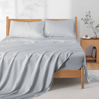The eucalyptus sheet set is enveloped in pale shades of grey with hints of blue or green. Experience ultimate tranquility and elegance with the Tencel Lyocell blend sheet set in Mist Grey.
