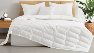 A Cooler, More Comfortable Night’s Sleep: TENCEL™ Lyocell Lightweight Cooling Down Blanket
