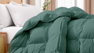 Indulgent Luxury and Comfort: Puredown’s Pinch Pleat Goose Feather and Down Comforter