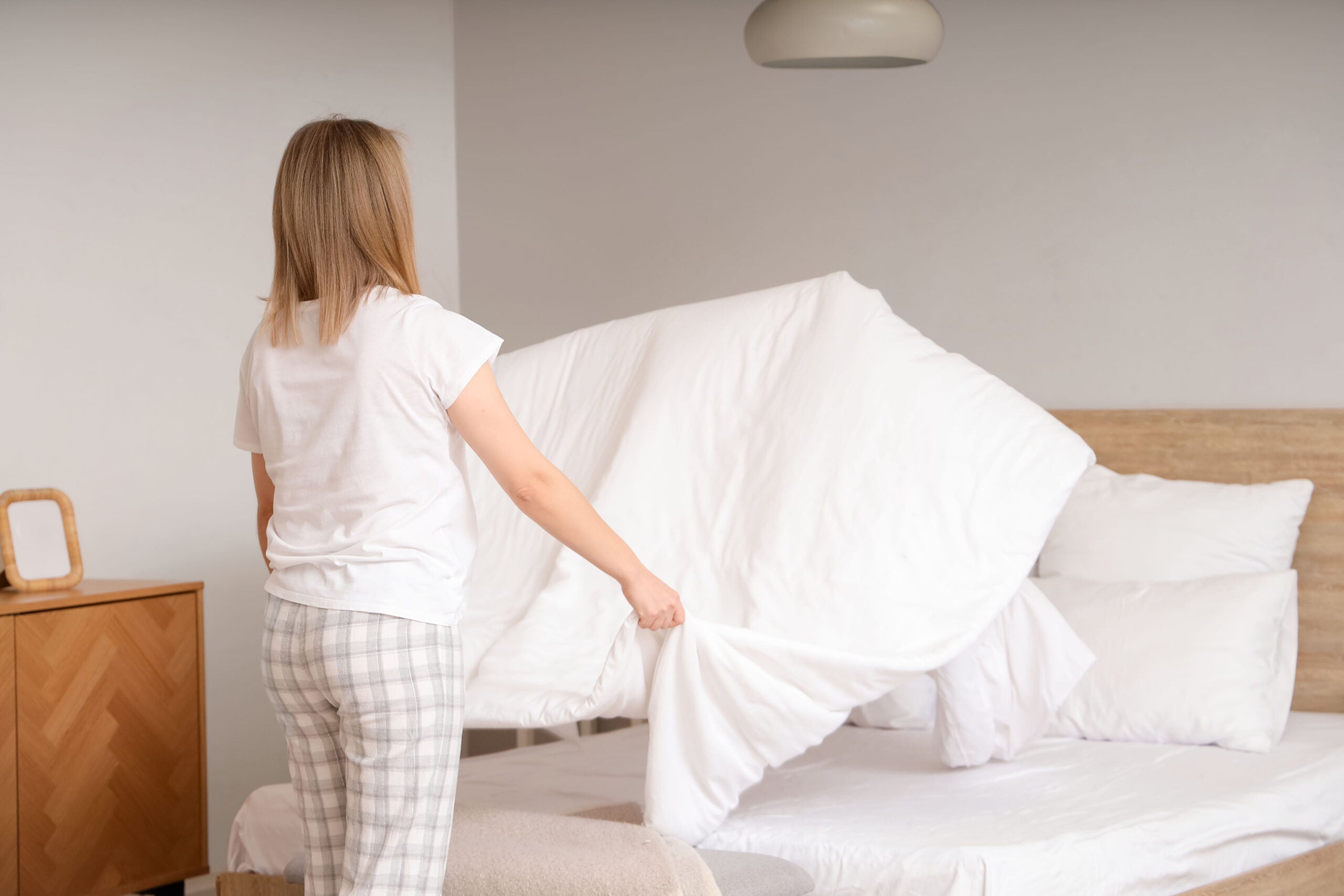 How to Tell When It Is Time to Replace Your Down Comforter
