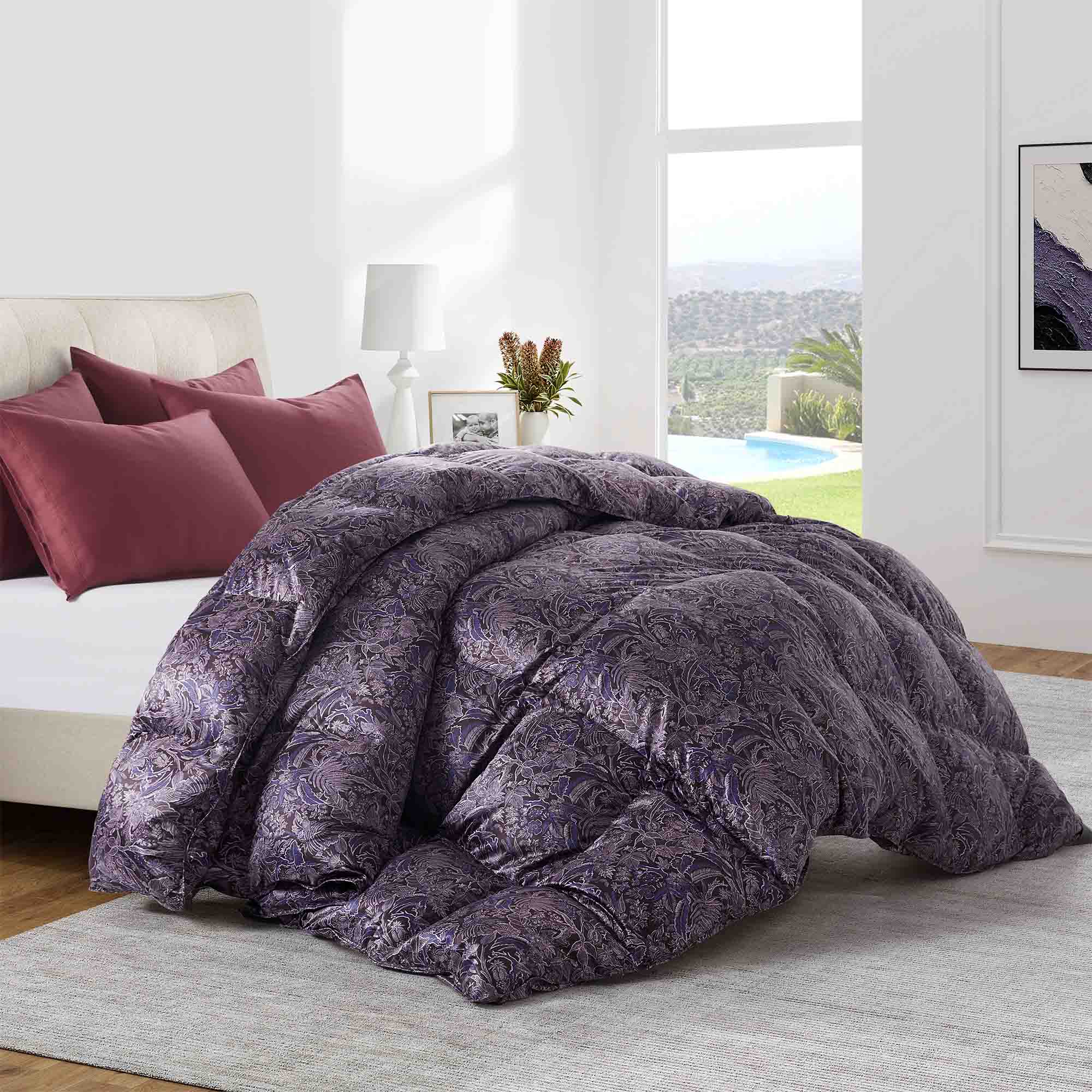 Experience Year-Round Comfort With the Puredown All Season Silk Covered 93% White Goose Down Comforter