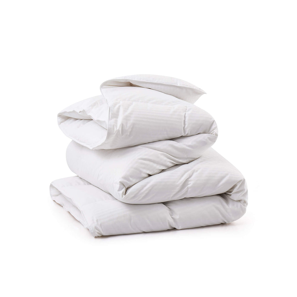 PureDown Made in Germany 800 Fill Power European White Down Comforter