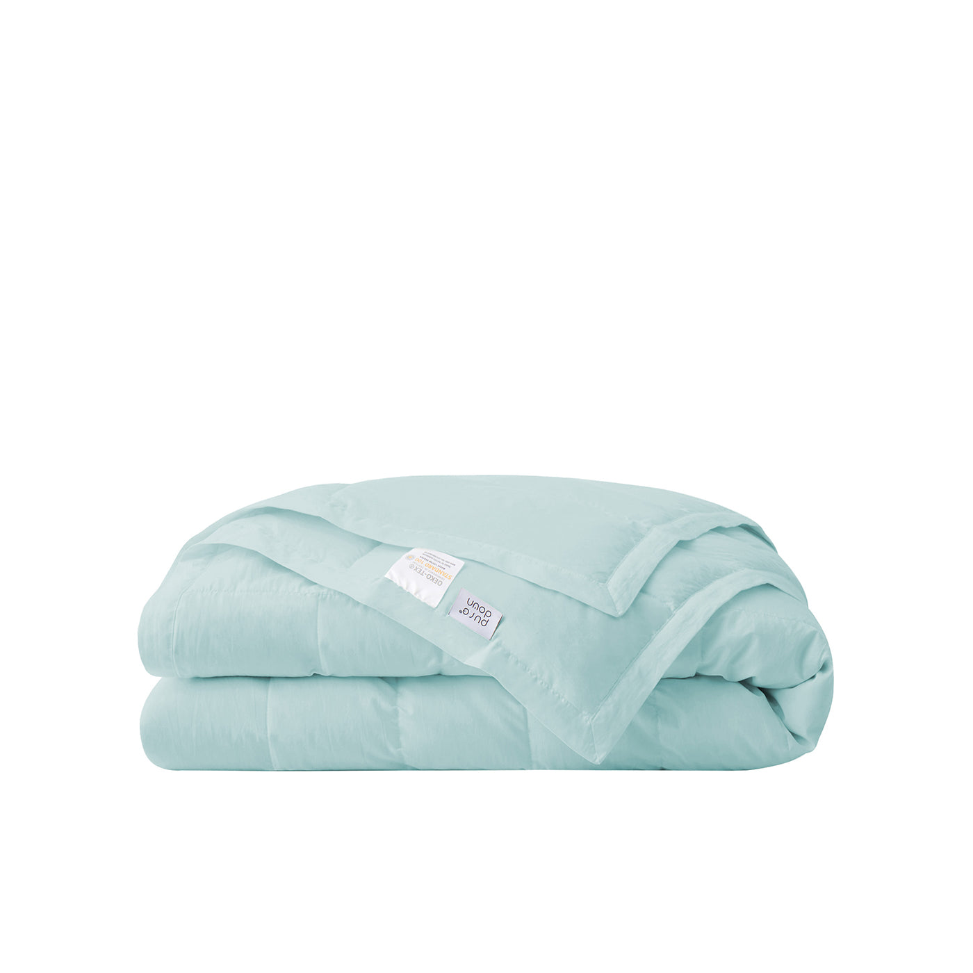 The Puredown Tencel Lyocell comforter comes in the soothing tones of Powder Blue. Welcome the tranquility of the skies to your space with this Tencel Lyocell duvet comforter insert.