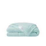 The Puredown Tencel Lyocell comforter comes in the soothing tones of Powder Blue. Welcome the tranquility of the skies to your space with this Tencel Lyocell duvet comforter insert.