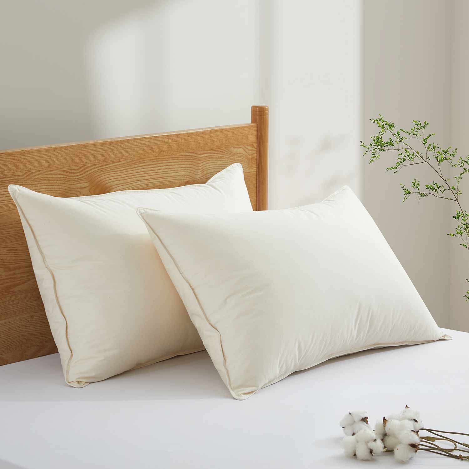 This medium-firm pillow offers classic flat support, catering to individuals who favor a more understated pillow height. It is particularly well-suited for back and stomach sleepers, offering a gentle and snug sleep experience.