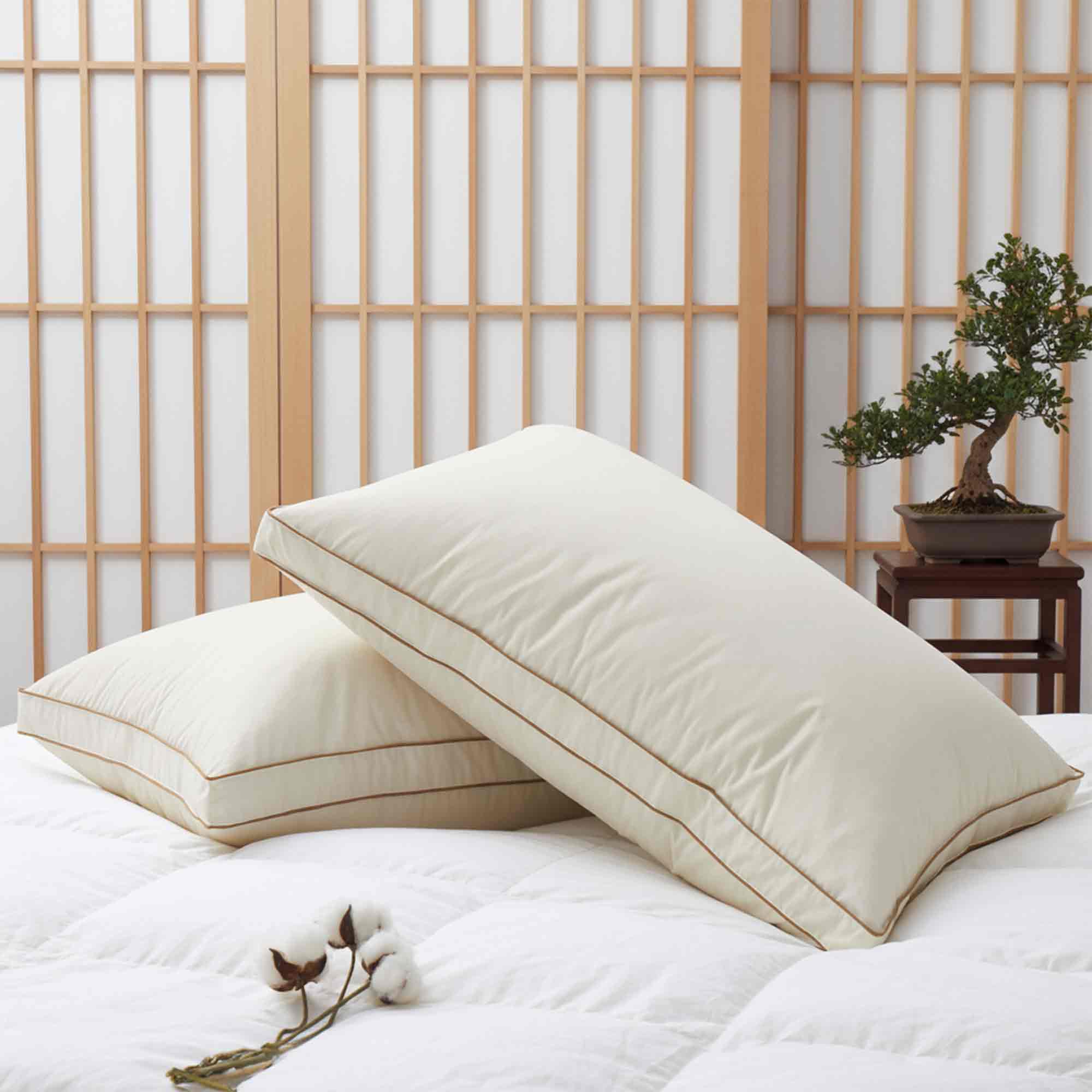 Engineered in Japan to deliver superior sleep comfort and an elevated loft, this pillow is thoughtfully designed to promote optimal spinal alignment and provide ample neck support. It’s an ideal choice for side sleepers, effectively reducing pressure points for enhanced comfort throughout the night.