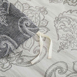 Enchanting strokes of a damask pattern in dark grey shade envelop the beautiful duvet cover set. Bring home the allure of modernism with this duvet set in Dark Grey.