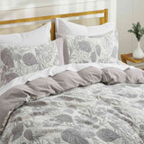 A mesmerizing floral pattern in tones of light grey covers the duvet cover set. Enrich your level of health with this organic gauze cotton duvet set in Light Grey.