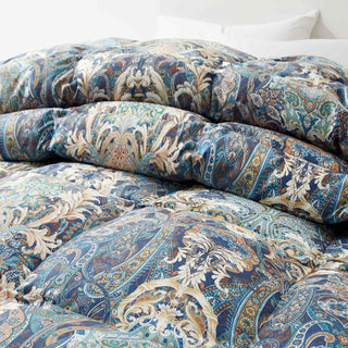 The Paisley pattern, inspired by the Tree of Life, symbolizes good luck and prosperity, while also bringing a subtle elegance to your bedroom.