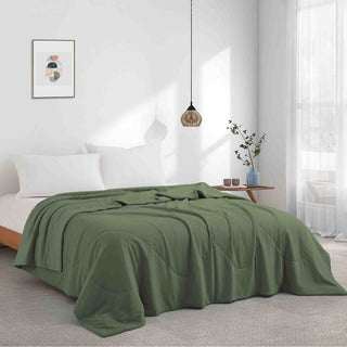 The down alternative comforter is covered in deep hues of green. Bring natural mirth to your personal space with this beautiful green bedding collection.