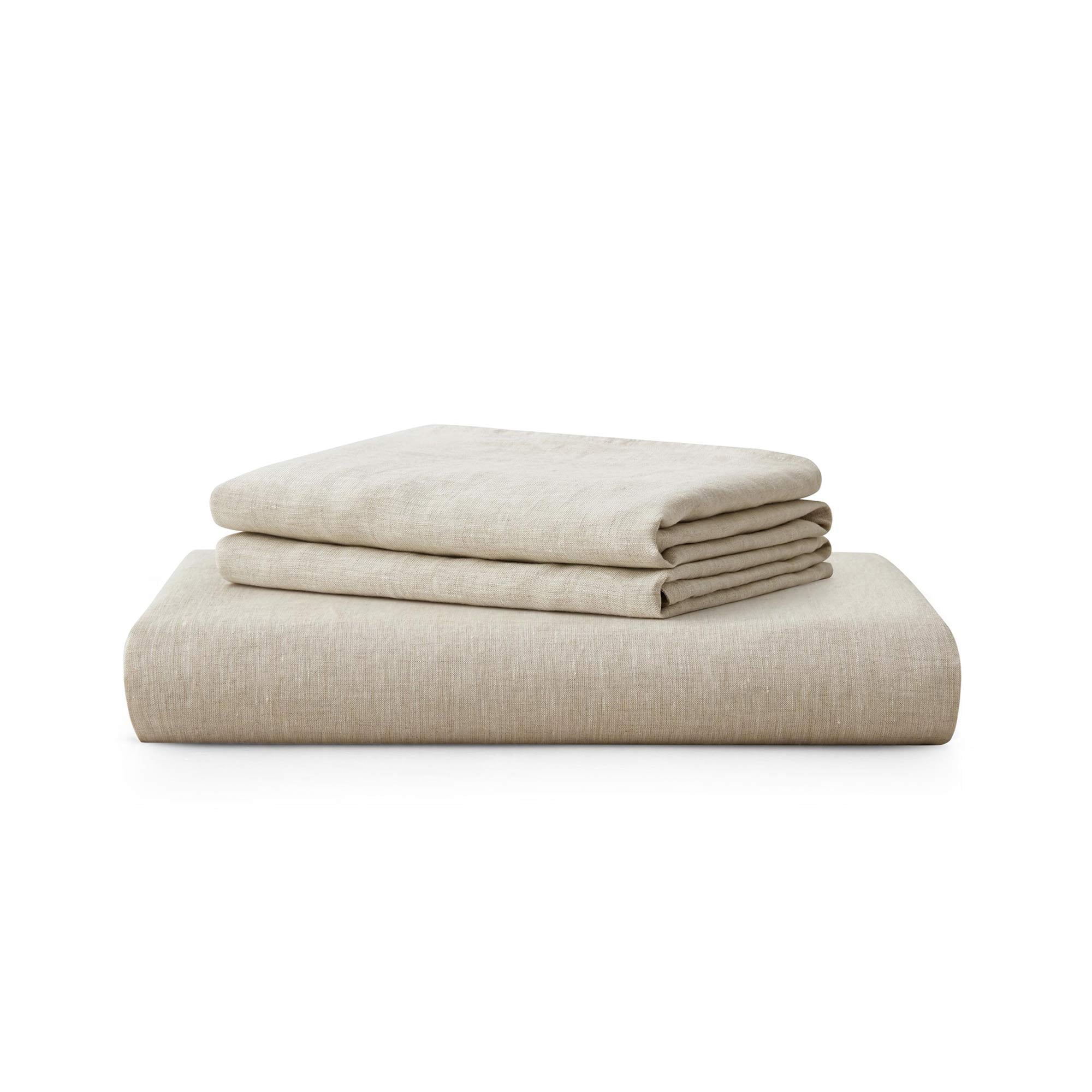 The boho design duvet cover with bed pillows is available in soft beige or deep cream color tones. Layer this boho duvet cover set on your flat sheet to amp up your bedding style for all-night cooling softness.