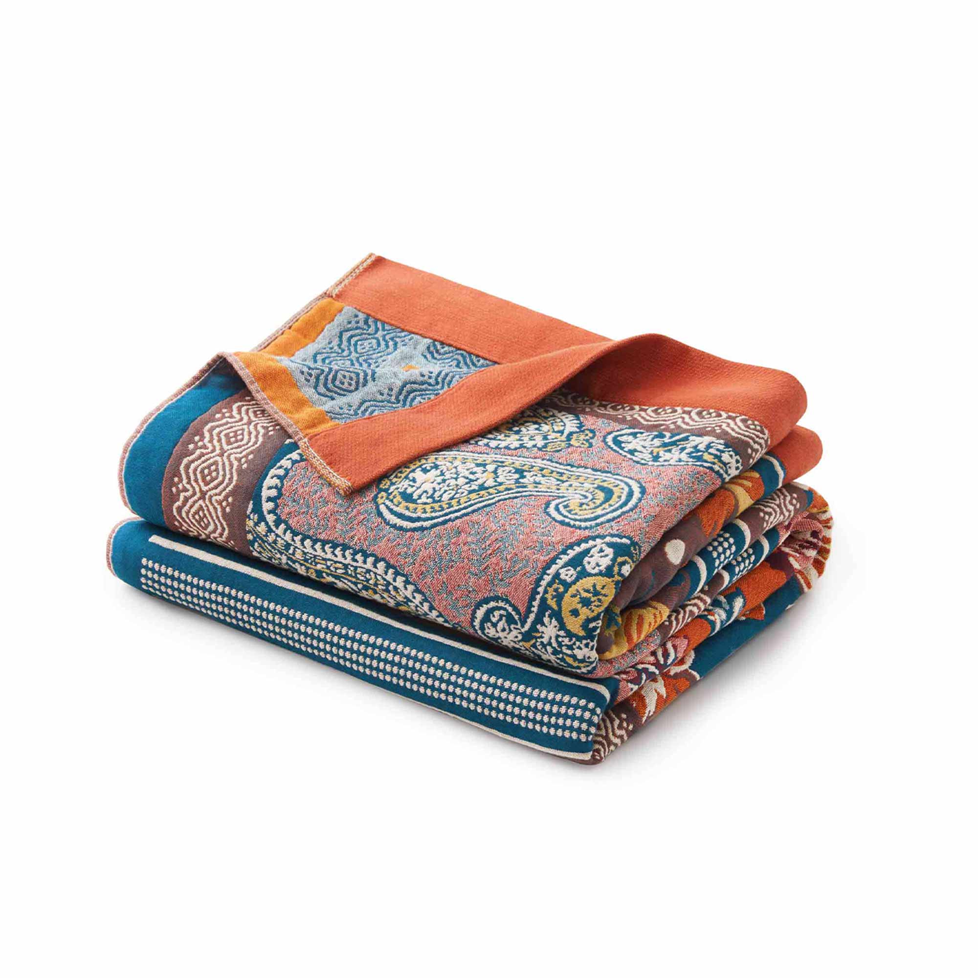 The gorgeous piece incorporates exquisite patchwork designs featuring flowers, paisleys, and scenes from nature. This plush blanket brings the beauty of old times to your bedroom.