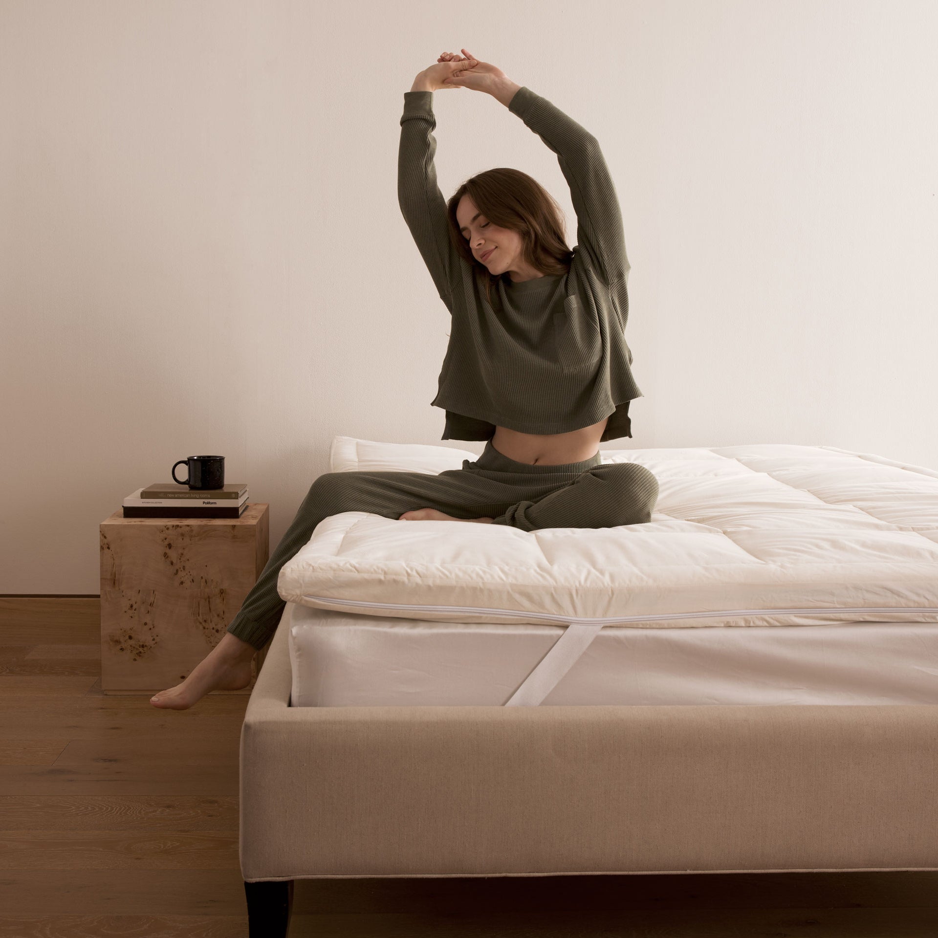 The organic cotton mattress encasement is covered in the serene tones of off-white. Turn your bedroom into a comfortable sleep environment with this washing machine friendly wash cover in off white.