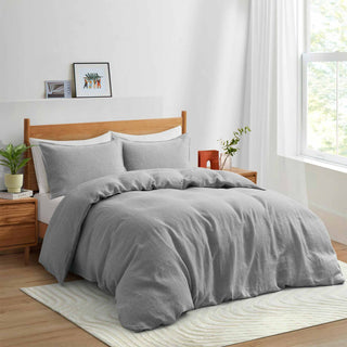 The duvet cover set is colored in the sombre tones of grey. Add a touch of minimalism to your bedroom with this grey duvet cover set.
