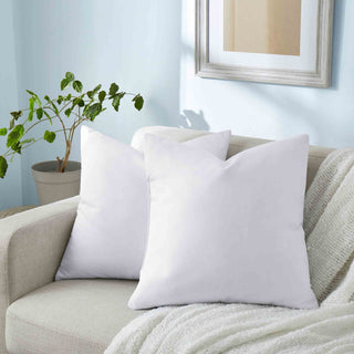 White tones envelop these feather down pillows, providing a calming effect. Style this nice pillow insert with a decorative pillow cover and create a serene ambiance.