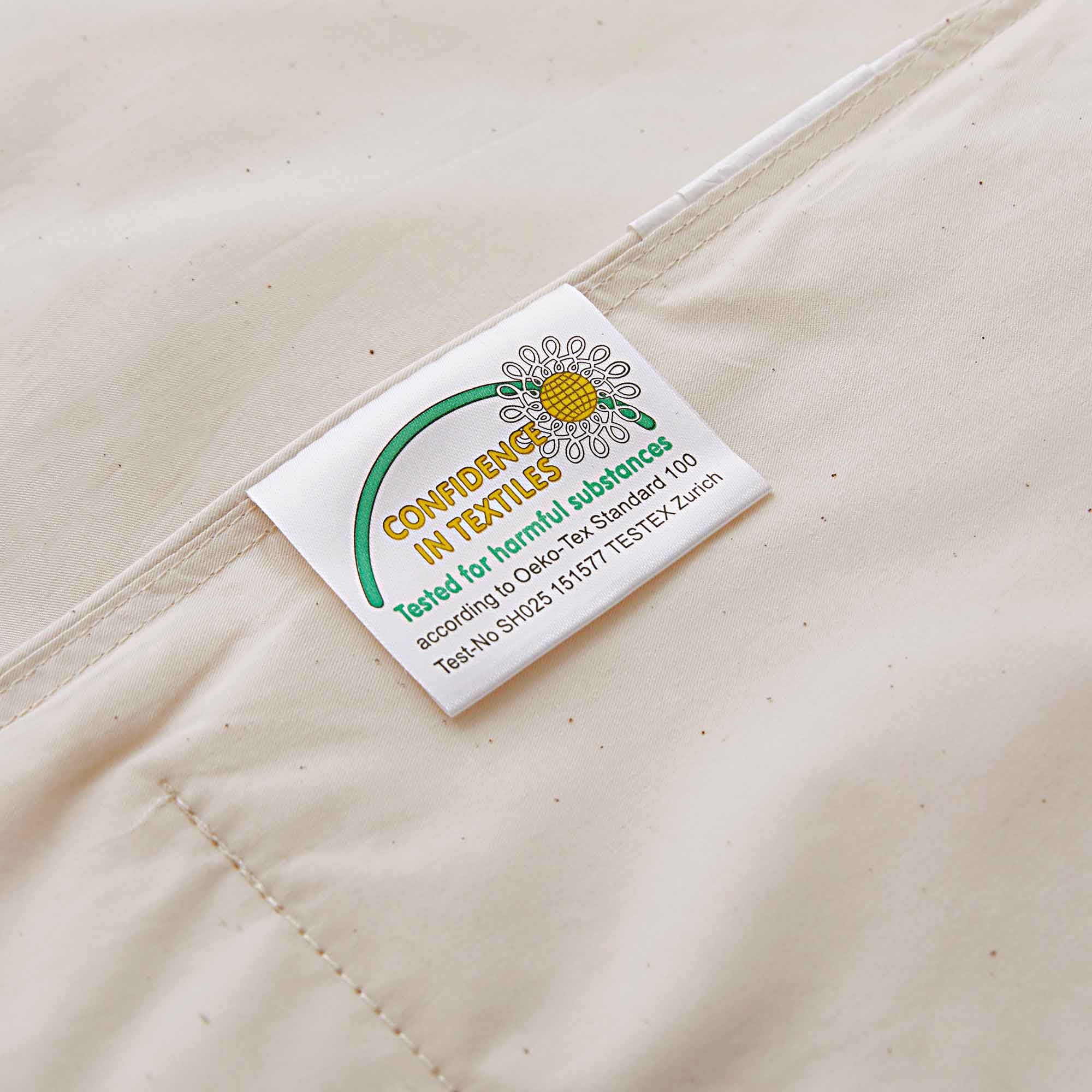 The down feather comforter is covered in solid colors of soft beige or hues of off-white that give it a crisp appearance. Bring natural light to your bedding space and turn it into a cozy spot, while you enjoy the natural feeling of cottony softness with this off white feather comforter.