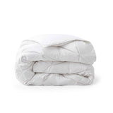 These white down comforters are colored in crisp tones of white. Give your room a sense of space with this down white comforter.