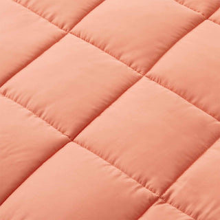 The comforter is enveloped in springy shades of orange and infused with notes of citrus with soft blends of jasmine. Create a natural ambiance in your abode with this comforter.