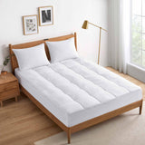 The down alternative mattress pad is enveloped in soothing hues of white. Sprinkle some freshness and plush comfort to your bedding ensemble with this white mattress pad.