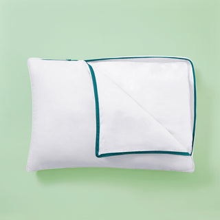 This entire bedding pillow is covered in solid white hues. Add a touch of sophistication to your bedroom with this down goosefeather pillow.